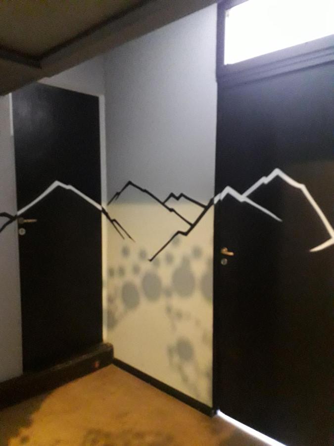 Moving Hostel Travel Bar San Carlos de Bariloche Ngoại thất bức ảnh